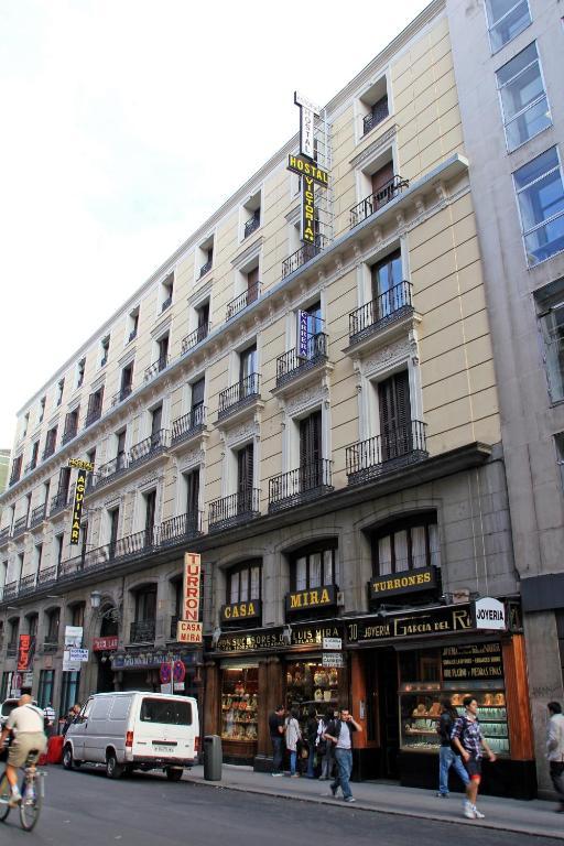 Hostal Victoria III Мадрид Стая снимка